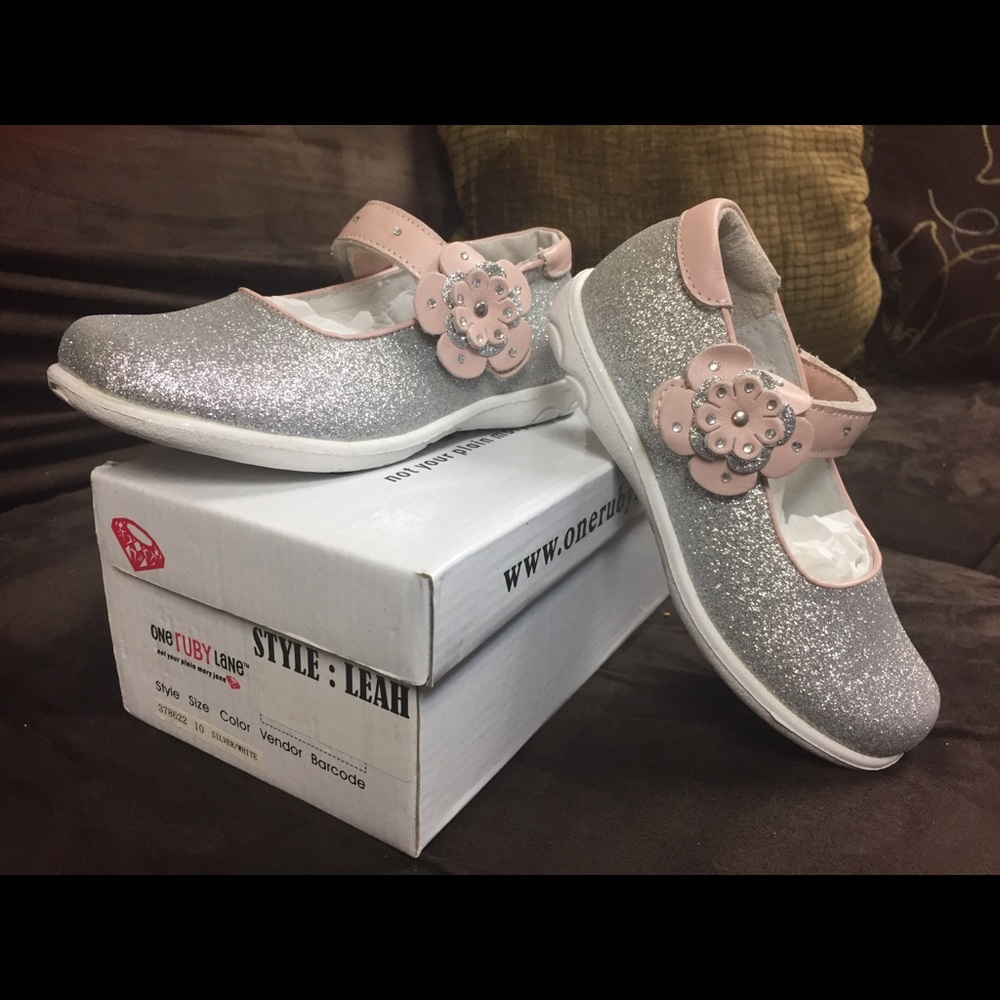 NWT Ruby Lane Mary Jane sneaker